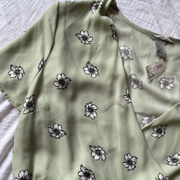 Flowy Spring Dress - Picture 8 of 10